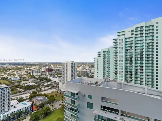 Apartment for sale  Unit #4009 - photo 5772341