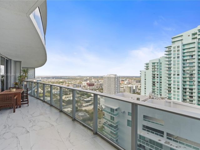 Apartment for sale  Unit #4009 - photo 5772343