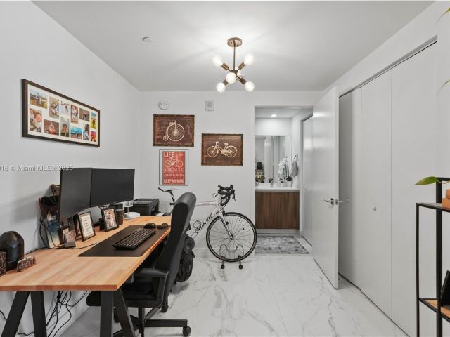 Apartment for sale  Unit #4009 - photo 5772344