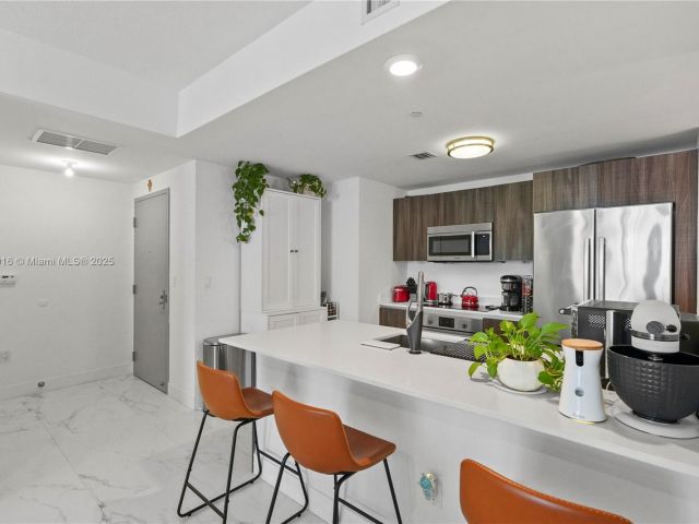 Apartment for sale  Unit #4009 - photo 5772359