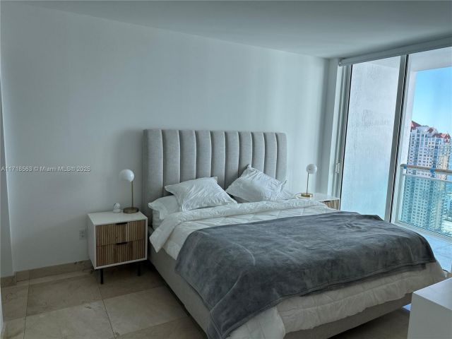 Apartment for sale  Unit #3505 - photo 5798597