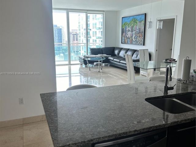 Apartment for sale  Unit #3505 - photo 5798611