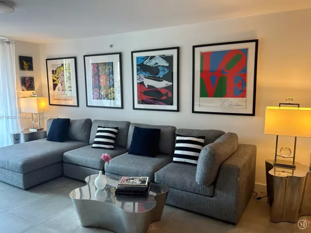 2-bedroom condo for sale in Miami Beach - 90 Alton Rd 303 - MondialRealty