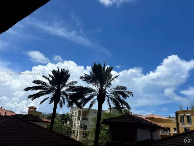 2-bedroom condo for sale in Miami Beach - 90 Alton Rd 303 - MondialRealty