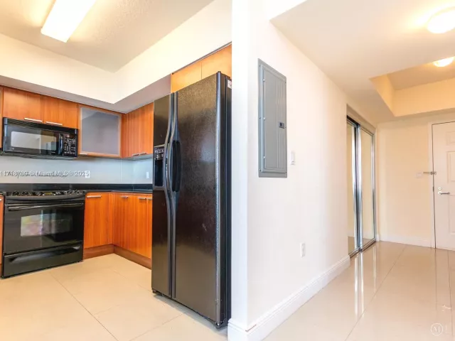 2-bedroom condo for sale in Sunny Isles Beach - 16699 Collins Ave 1709 - MondialRealty