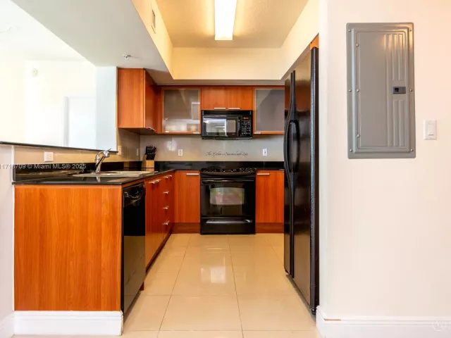 2-bedroom condo for sale in Sunny Isles Beach - 16699 Collins Ave 1709 - MondialRealty