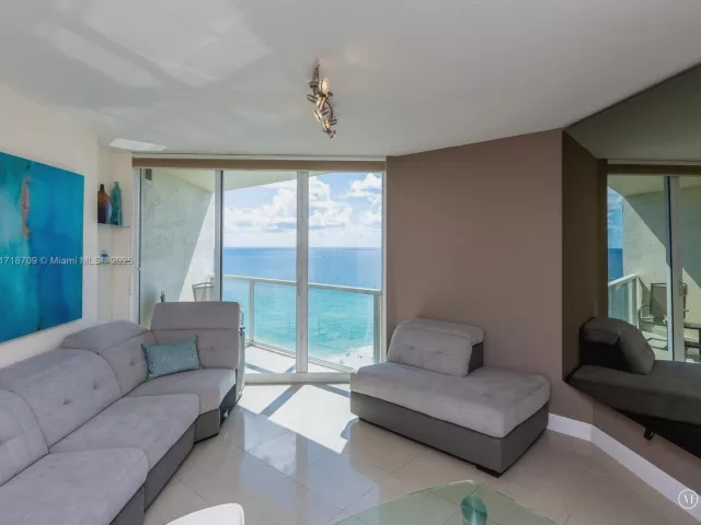 2-bedroom condo for sale in Sunny Isles Beach - 16699 Collins Ave 1709 - MondialRealty