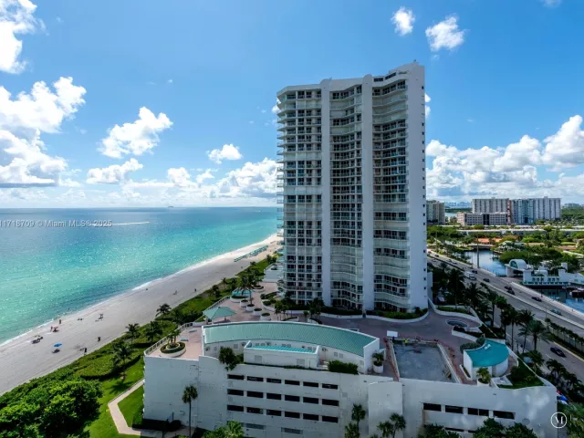 2-bedroom condo for sale in Sunny Isles Beach - 16699 Collins Ave 1709 - MondialRealty