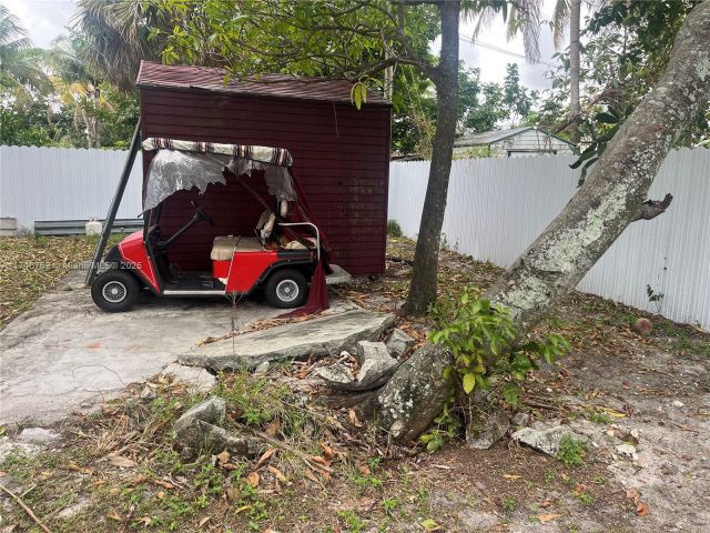 Home for sale at 2900 Davie Blvd - photo 5570099