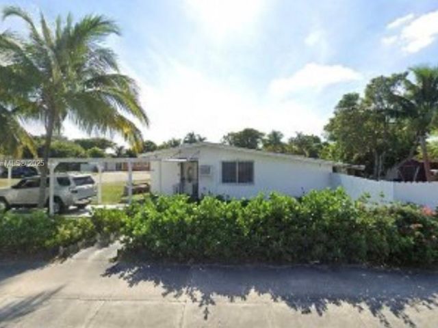Home for sale at 2900 Davie Blvd - photo 5570111