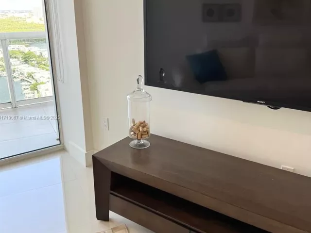 Apartment for sale  Unit #2605 - photo 5871408