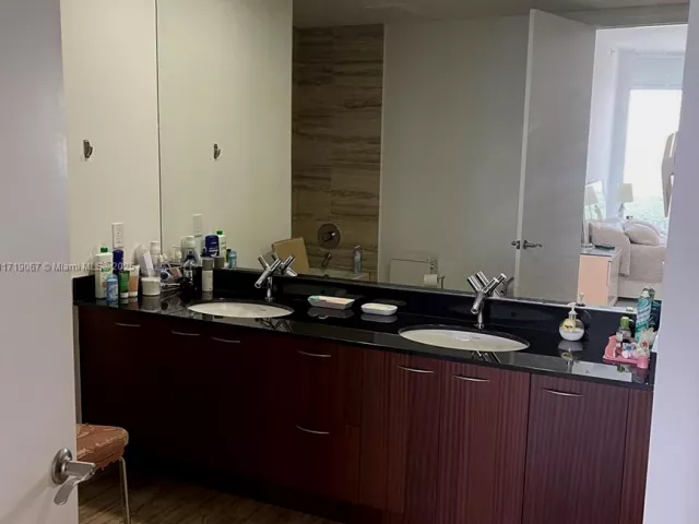 Apartment for sale  Unit #2605 - photo 5871398