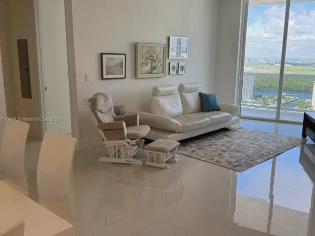 Apartment for sale  Unit #2605 - photo 5871416