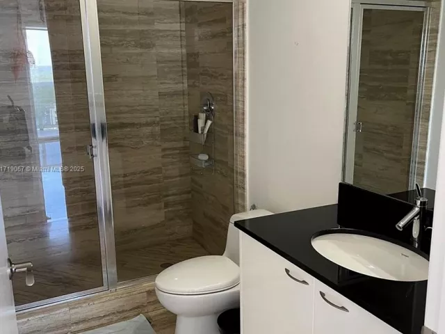 Apartment for sale  Unit #2605 - photo 5871400