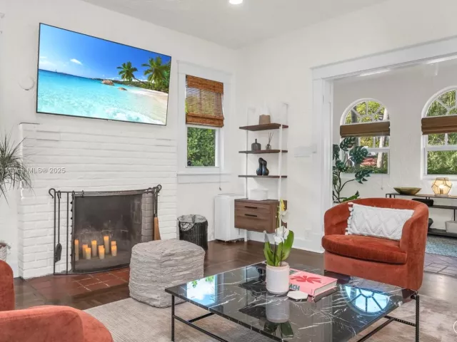 3-bedroom home for rent in West Palm Beach - 822 Flamingo Dr - MondialRealty