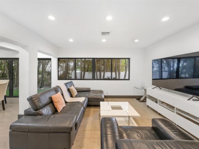 Home for sale at 2301 N Atlantic Blvd - photo 5802375