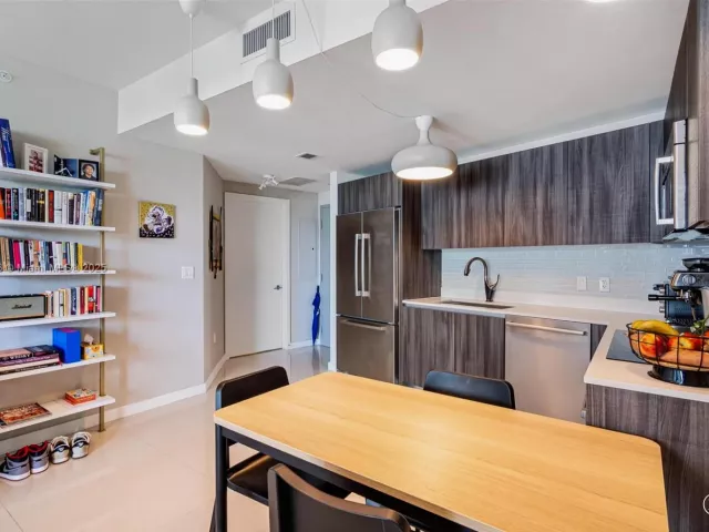 Apartment for sale  Unit #401 - photo 5673700