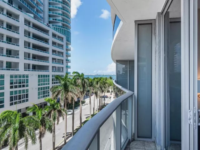 Apartment for sale  Unit #401 - photo 5673687