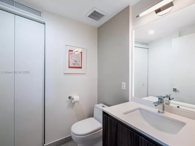 Apartment for sale  Unit #401 - photo 5673689