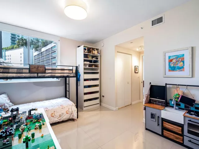 Apartment for sale  Unit #401 - photo 5673693