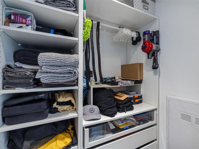 Apartment for sale  Unit #401 - photo 5673695