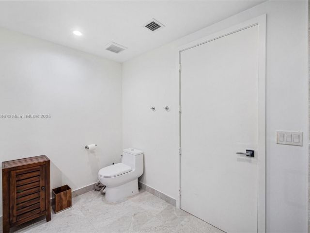 Apartment for sale  Unit #401 - photo 5673696