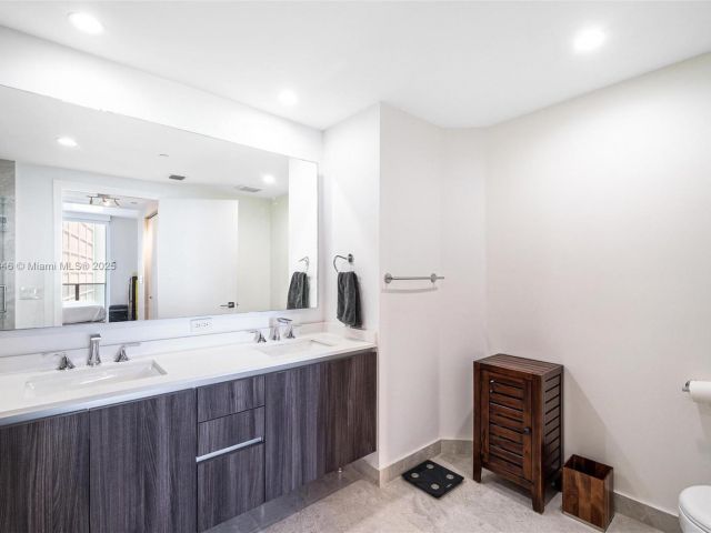 Apartment for sale  Unit #401 - photo 5673697