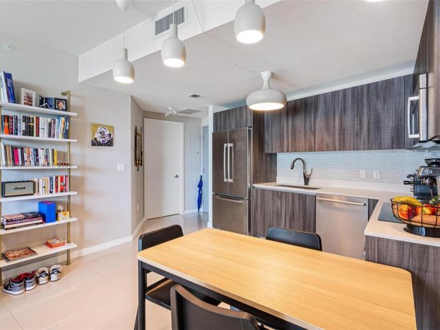 Apartment for sale  Unit #401 - photo 5673700