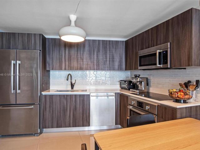 Apartment for sale  Unit #401 - photo 5673701