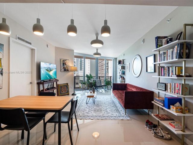 Apartment for sale  Unit #401 - photo 5673703