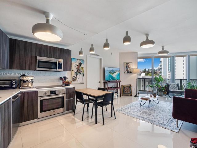 Apartment for sale  Unit #401 - photo 5673704