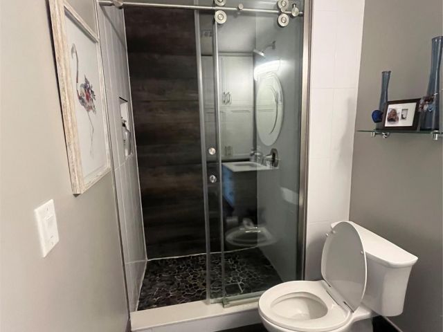 Home for rent at 2113 NE 44th St - photo 5544241