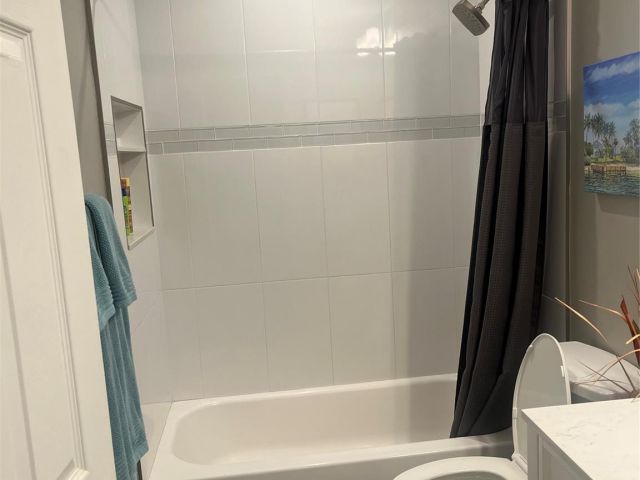 Home for rent at 2113 NE 44th St - photo 5544243