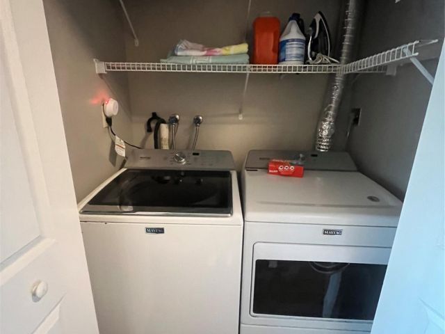 Home for rent at 2113 NE 44th St - photo 5544244