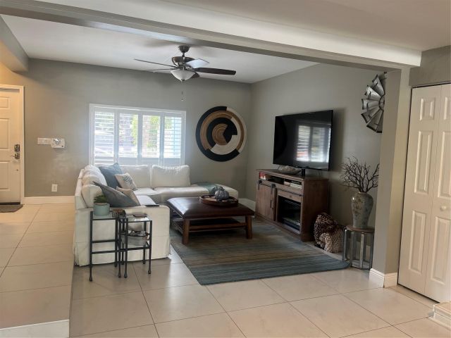 Home for rent at 2113 NE 44th St - photo 5544246