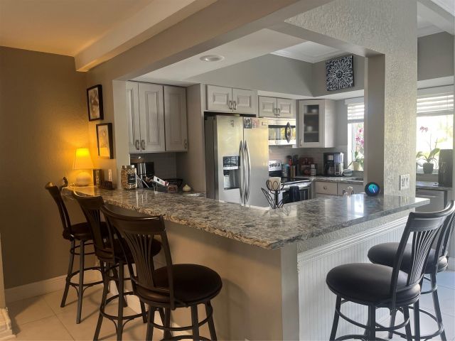 Home for rent at 2113 NE 44th St - photo 5544250