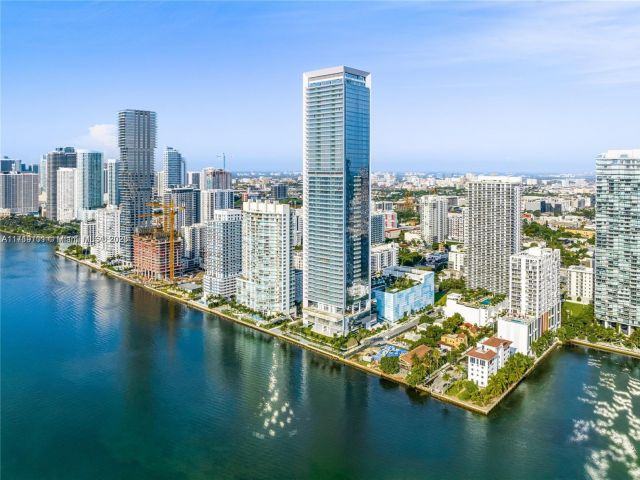 Apartment for sale  Unit #2001 - photo 5789907