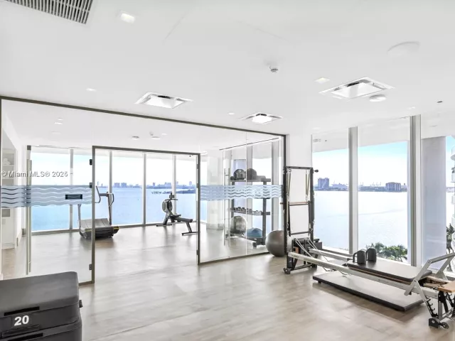 3-bedroom condo for sale in Miami - 700 NE 26th Ter 2001 - MondialRealty