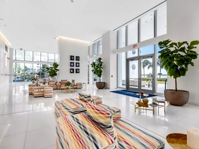 3-bedroom condo for sale in Miami - 700 NE 26th Ter 2001 - MondialRealty