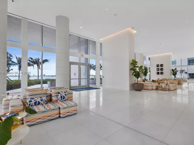 3-bedroom condo for sale in Miami - 700 NE 26th Ter 2001 - MondialRealty