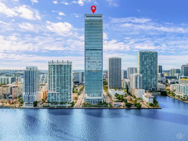 3-bedroom condo for sale in Miami - 700 NE 26th Ter 2001 - MondialRealty