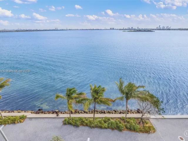 3-bedroom condo for sale in Miami - 700 NE 26th Ter 2001 - MondialRealty