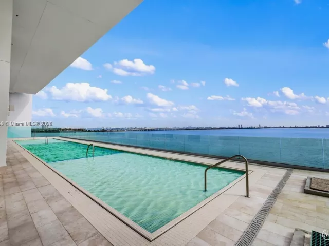 3-bedroom condo for sale in Miami - 700 NE 26th Ter 2001 - MondialRealty