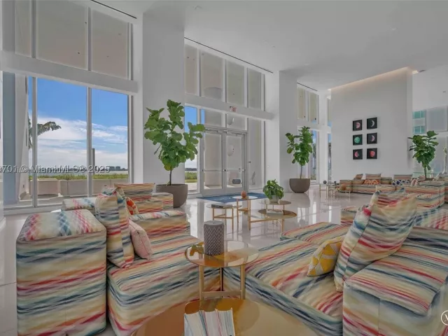 3-bedroom condo for sale in Miami - 700 NE 26th Ter 2001 - MondialRealty