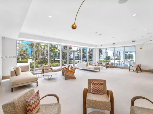3-bedroom condo for sale in Miami - 700 NE 26th Ter 2001 - MondialRealty