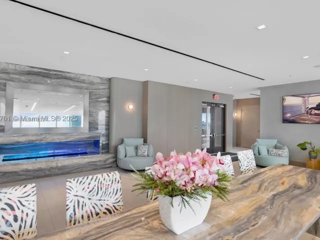 3-bedroom condo for sale in Miami - 700 NE 26th Ter 2001 - MondialRealty