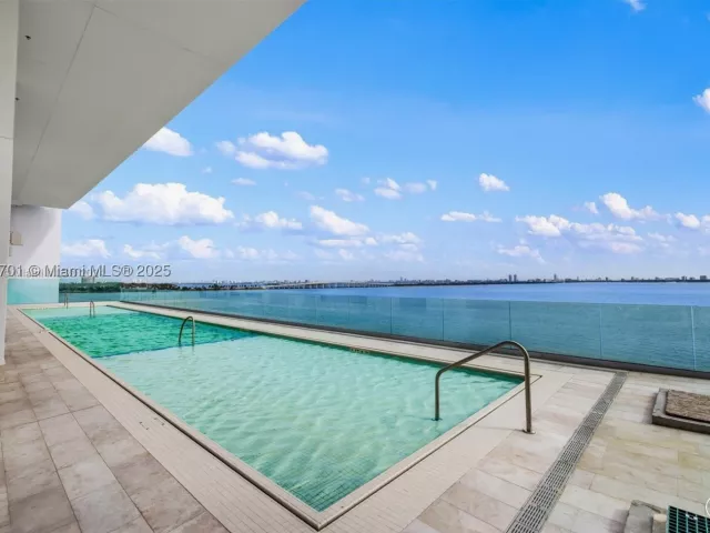 3-bedroom condo for sale in Miami - 700 NE 26th Ter 2001 - MondialRealty
