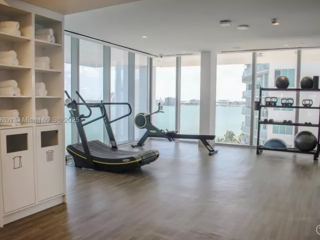 3-bedroom condo for sale in Miami - 700 NE 26th Ter 2001 - MondialRealty