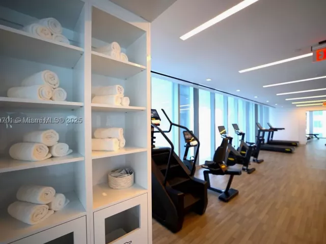 3-bedroom condo for sale in Miami - 700 NE 26th Ter 2001 - MondialRealty