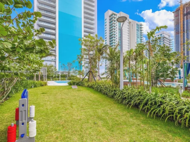 3-bedroom condo for sale in Miami - 700 NE 26th Ter 2001 - MondialRealty